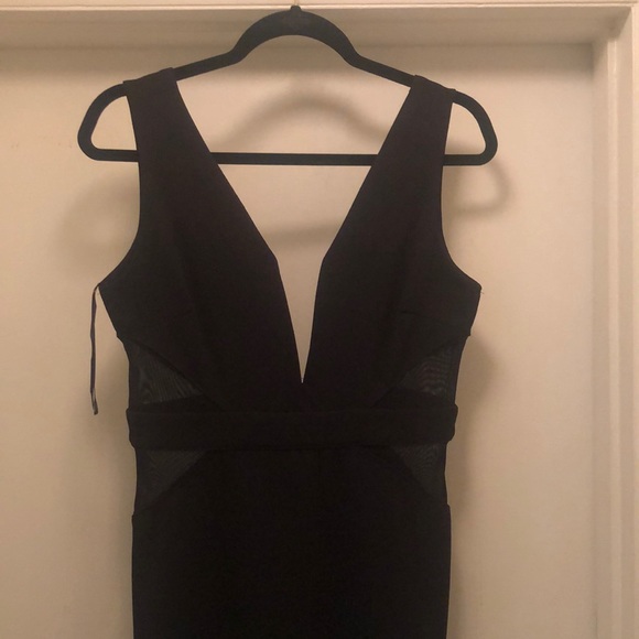 WINDSOR Black fitted dress with mesh side detail - Picture 2 of 6